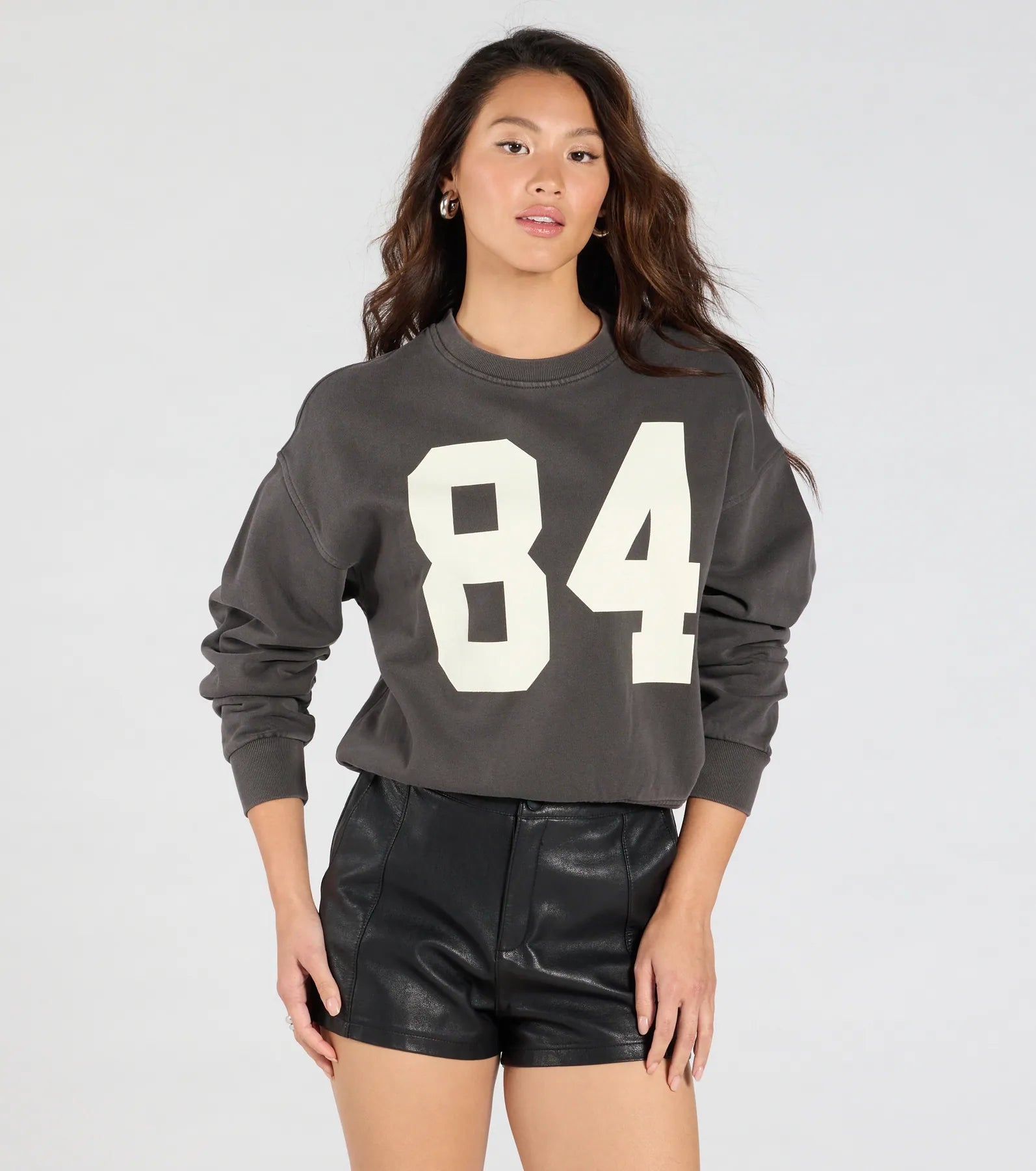 Comfy Trend 84' Graphic Sweatshirt