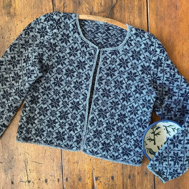 Star Cardi by Donna Kay in Jamieson & Smith 2ply Jumper Weight